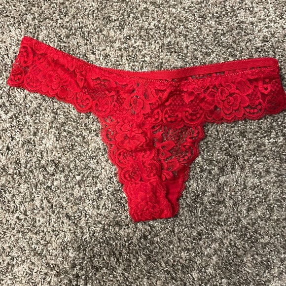 NWOT Sexy Red Lace Thong. Size OS - Picture 2 of 3